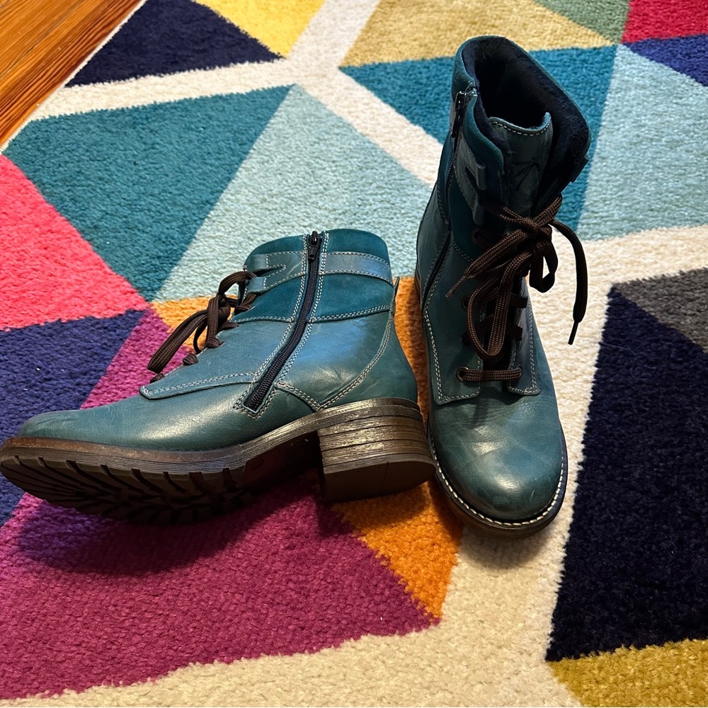 EUC Dromedaris Turquoise Leather Boots 39